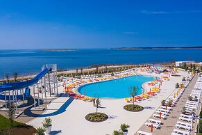 Arena Grand Kazela Camping Homes