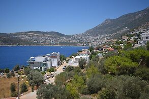 Villa Yali 2 by Villalarim