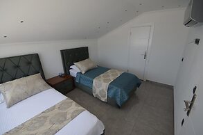 Villa Yali 2 by Villalarim