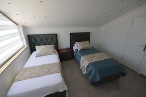 Villa Yali 2 by Villalarim