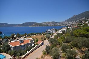 Villa Yali 2 by Villalarim