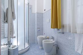 Piccadilly Suites and Rooms