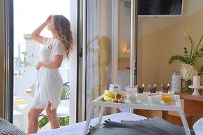 Piccadilly Suites and Rooms