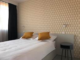 Hotel Cubis