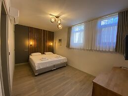 Elyada Konuk Evi (+8 Yaş )