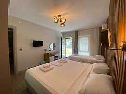 Elyada Konuk Evi (+8 Yaş )