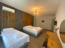 Elyada Konuk Evi (+8 Yaş )