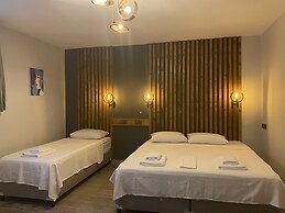 Elyada Konuk Evi (+8 Yaş )