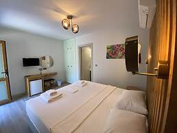 Elyada Konuk Evi (+8 Yaş )