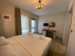 Elyada Konuk Evi (+8 Yaş )