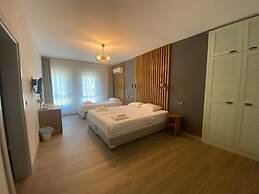 Elyada Konuk Evi (+8 Yaş )