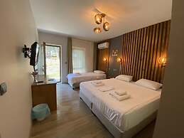 Elyada Konuk Evi (+8 Yaş )