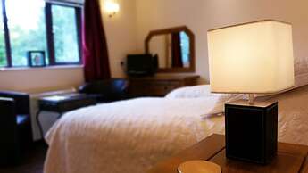 Milton's Country Lodge