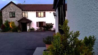 Milton's Country Lodge