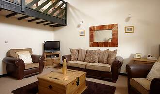 Milton's Country Lodge