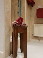 Milton's Country Lodge