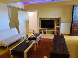 The golden brown luxury guesthouse