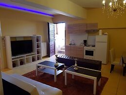 The golden brown luxury guesthouse