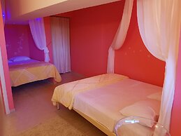 The golden brown luxury guesthouse