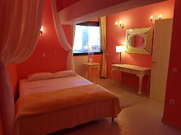 The golden brown luxury guesthouse