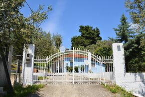 Orestis Suites