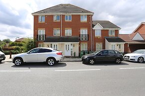 Beautiful 4 beds Hillview House