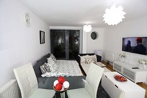 2 bed Riverview Bridge House Apartment