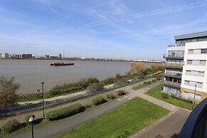 2 Beds Riverview HillHouse Apartment