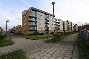 2 Beds Riverview HillHouse Apartment