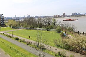 2 Beds Riverview HillHouse Apartment