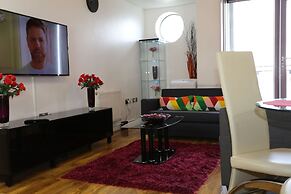 2 Beds Riverview HillHouse Apartment