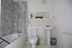 2 Beds Riverview HillHouse Apartment