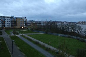 2 Beds Riverview HillHouse Apartment