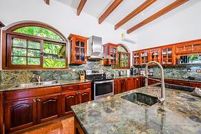 Blue Jewel Oceanfront Private Villa