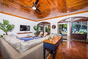 Blue Jewel Oceanfront Private Villa