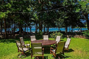 Blue Jewel Oceanfront Private Villa