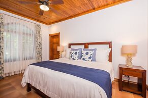 Blue Jewel Oceanfront Private Villa