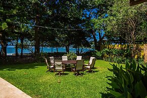 Blue Jewel Oceanfront Private Villa