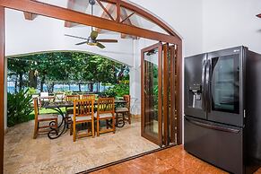 Blue Jewel Oceanfront Private Villa