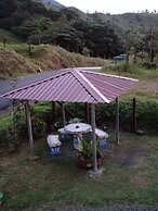 Cabinas Cascada Rio Celeste