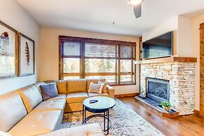 1 Bedroom Ski in, Ski Out Mountain Vacation Rental Just Steps from the