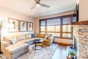 1 Bedroom Ski in, Ski Out Mountain Vacation Rental Just Steps from the