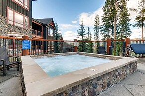 1 Bedroom Ski in, Ski Out Mountain Vacation Rental Just Steps from the