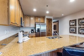 1 Bedroom Ski in, Ski Out Mountain Vacation Rental Just Steps from the