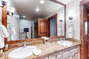 1 Bedroom Ski in, Ski Out Mountain Vacation Rental Just Steps from the