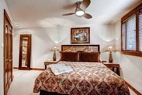 Luxury 3 Bedroom Ski in, Ski Out Mountain Vacation Rental Just Steps f