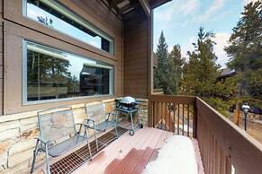 Luxury 3 Bedroom Ski in, Ski Out Mountain Vacation Rental Just Steps f