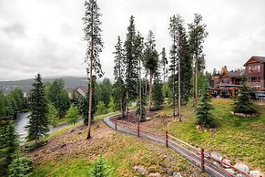 Luxury 3 Bedroom Ski in, Ski Out Mountain Vacation Rental Just Steps f