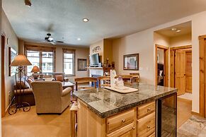 Premier 2 Bedroom Mountain View Condo Located in Historic Downtown Bre