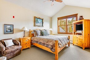 3 Bedroom Colorado Mountain Vacation Rental in River Run Village With 